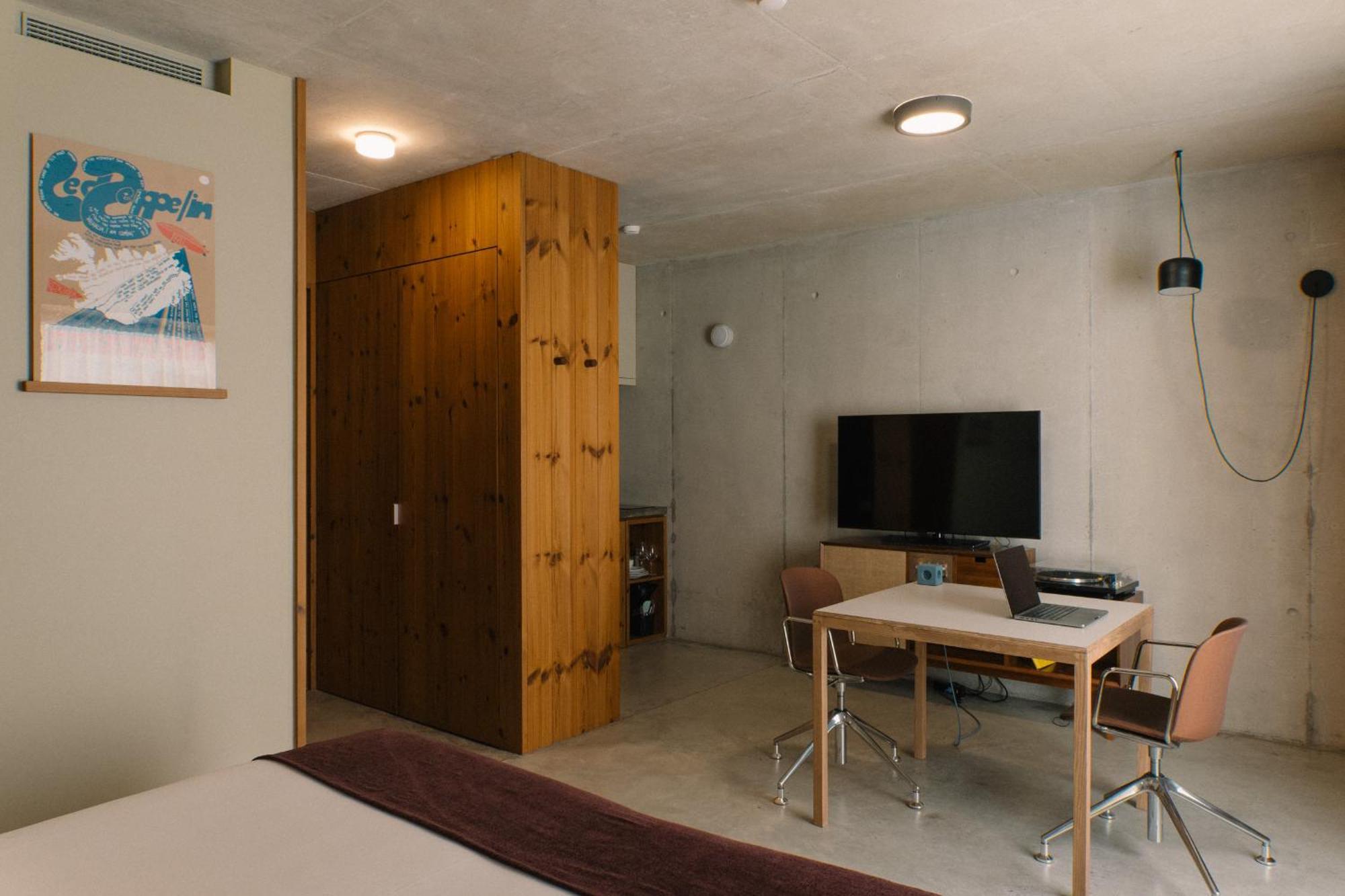 Superior Studio