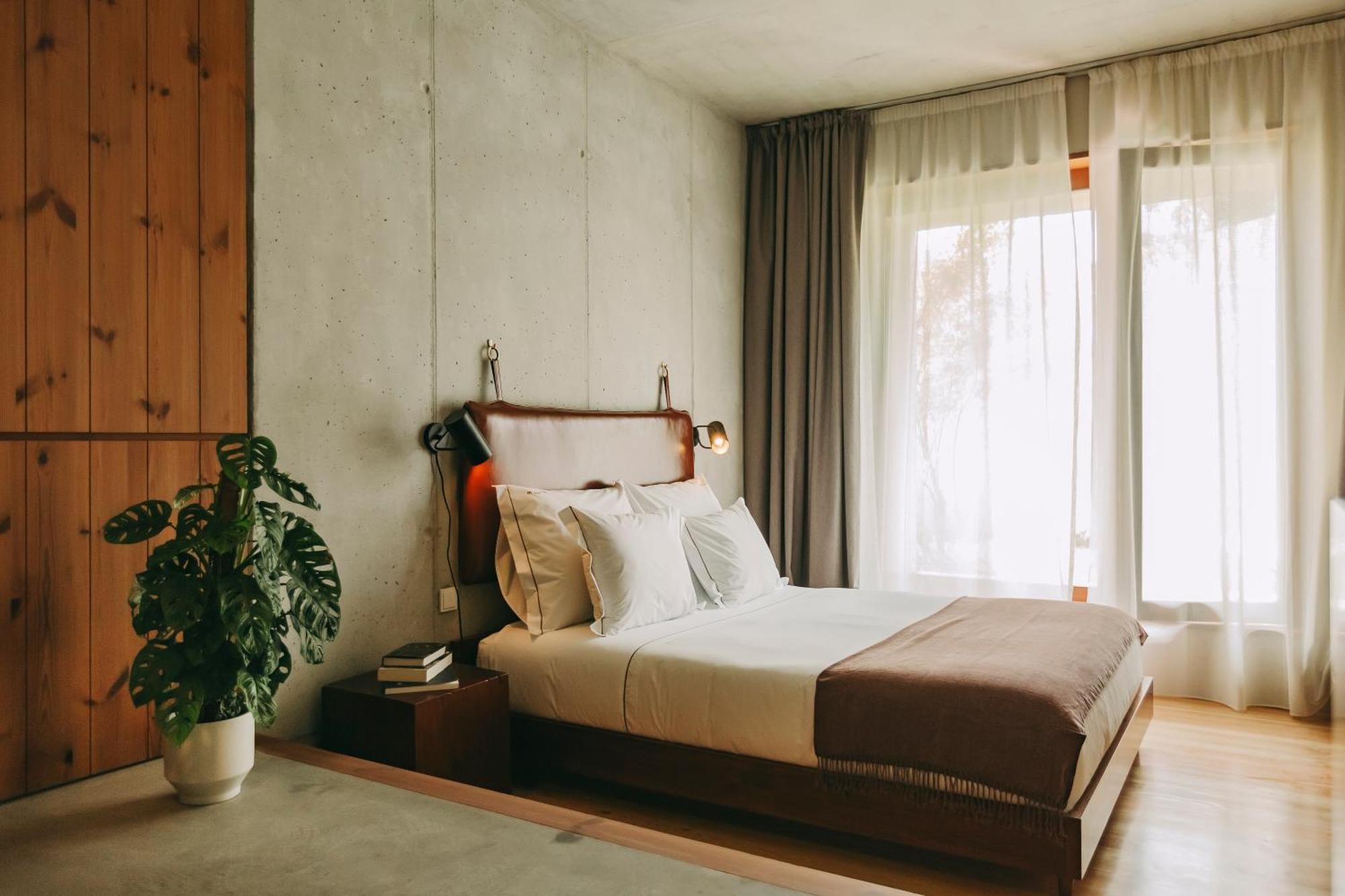 Studio with Garden View,1629984380:JPEG